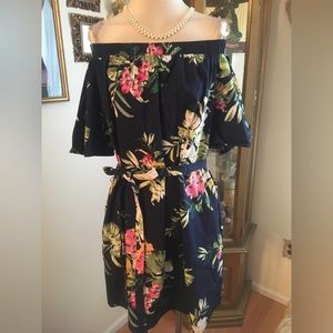 New York & Co adorable on/off shoulder sheath dress/belt size L runs smaller